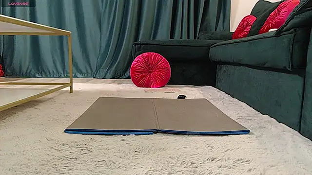 Snapshot of natasha-bigas chatting on 10/11/25, 07:01 natasha-bigas online show from 10/11/25, 07:01