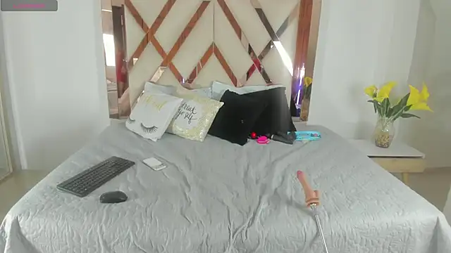 elena mature online show from 03/04/26, 07:42