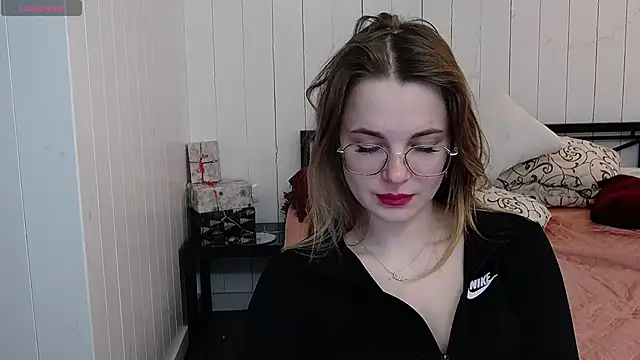 Snapshot of CindyJonson chatting on 03/17/25, 06:29 CindyJonson online show from 03/17/25, 06:29