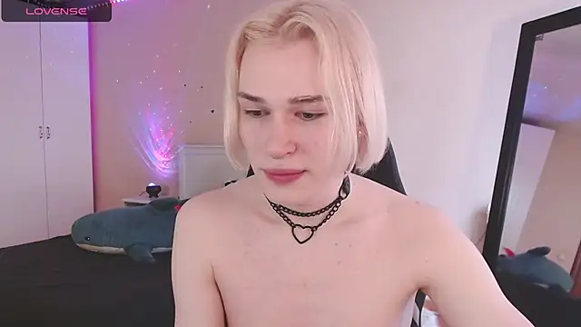 Snapshot of rainbow__salt chatting on 07/18/26, 10:52 rainbow salt online show from 07/18/26, 10:52