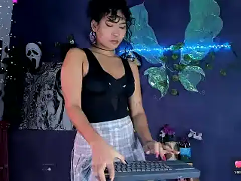 Snapshot of Mary_Rosse1 chatting on 02/16/25, 11:27 Mary Rosse1 online show from 02/16/25, 11:27