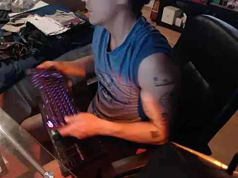 Snapshot of GruesoMexico chatting on 03/01/26, 05:42 GruesoMexico online show from 03/01/26, 05:42