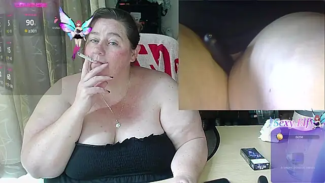 Snapshot of Iceprincess2bad4u chatting on 12/21/24, 09:44 Iceprincess2bad4u online show from 12/21/24, 09:44