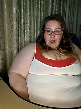 Snapshot of Iceprincess2bad4u chatting on 02/13/25, 06:05 Iceprincess2bad4u online show from 02/13/25, 06:05