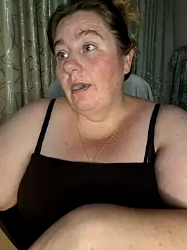 Snapshot of Iceprincess2bad4u chatting on 02/16/25, 05:37 Iceprincess2bad4u online show from 02/16/25, 05:37