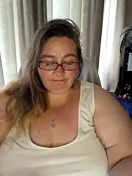 Snapshot of Iceprincess2bad4u chatting on 02/22/25, 03:14 Iceprincess2bad4u online show from 02/22/25, 03:14