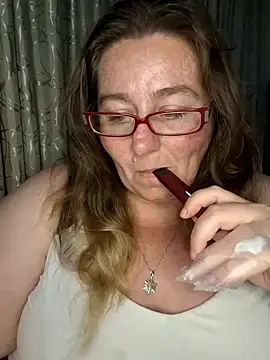 Snapshot of Iceprincess2bad4u chatting on 03/03/25, 06:12 Iceprincess2bad4u online show from 03/03/25, 06:12