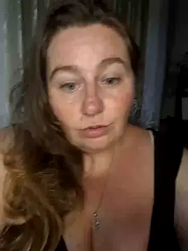 Snapshot of Iceprincess2bad4u chatting on 03/16/25, 03:50 Iceprincess2bad4u online show from 03/16/25, 03:50