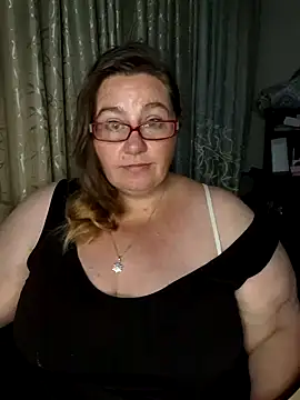 Snapshot of Iceprincess2bad4u chatting on 03/17/25, 05:27 Iceprincess2bad4u online show from 03/17/25, 05:27