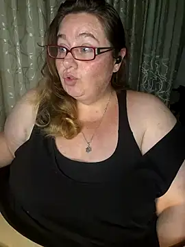 Snapshot of Iceprincess2bad4u chatting on 03/19/25, 06:01 Iceprincess2bad4u online show from 03/19/25, 06:01