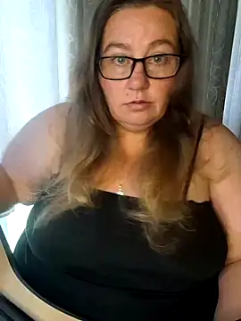 Snapshot of Iceprincess2bad4u chatting on 03/23/25, 07:42 Iceprincess2bad4u online show from 03/23/25, 07:42