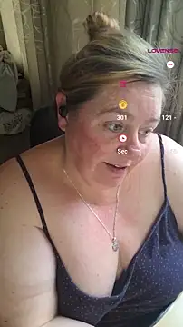 Snapshot of Iceprincess2bad4u chatting on 09/14/25, 06:12 Iceprincess2bad4u online show from 09/14/25, 06:12