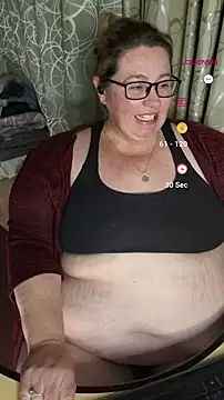 Snapshot of Iceprincess2bad4u chatting on 09/17/25, 06:20 Iceprincess2bad4u online show from 09/17/25, 06:20