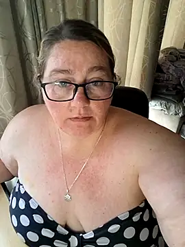 Snapshot of Iceprincess2bad4u chatting on 09/24/25, 07:01 Iceprincess2bad4u online show from 09/24/25, 07:01