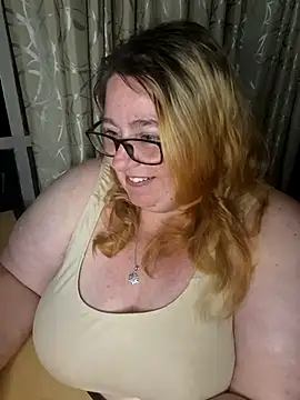 Snapshot of Iceprincess2bad4u chatting on 11/24/25, 06:07 Iceprincess2bad4u online show from 11/24/25, 06:07