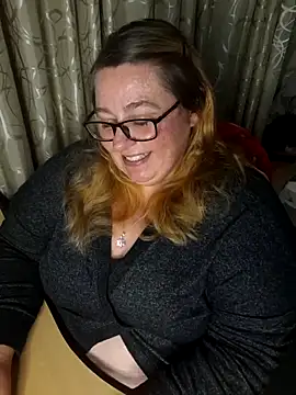 Snapshot of Iceprincess2bad4u chatting on 11/28/25, 05:15 Iceprincess2bad4u online show from 11/28/25, 05:15