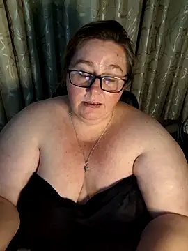 Snapshot of Iceprincess2bad4u chatting on 05/24/26, 06:46 Iceprincess2bad4u online show from 05/24/26, 06:46