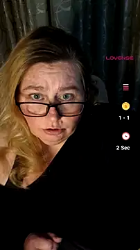 Snapshot of Iceprincess2bad4u chatting on 07/03/26, 06:36 Iceprincess2bad4u online show from 07/03/26, 06:36
