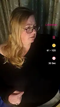 Snapshot of Iceprincess2bad4u chatting on 07/04/26, 06:47 Iceprincess2bad4u online show from 07/04/26, 06:47