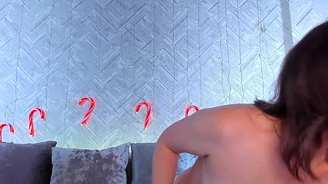 Snapshot of EvaBarsa_ chatting on 12/18/24, 03:15 EvaBarsa online show from 12/18/24, 03:15