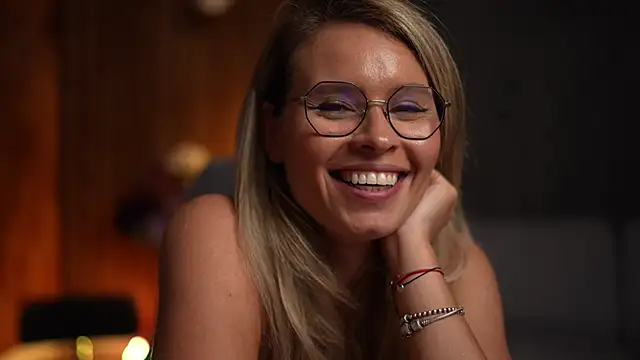 Snapshot of BrandyWhite chatting on 01/25/25, 07:17 BrandyWhite online show from 01/25/25, 07:17