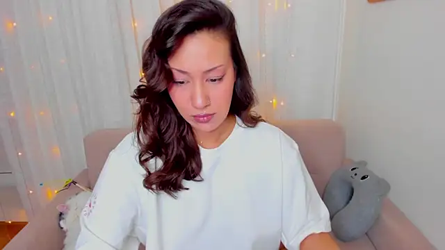 Snapshot of FieryHeart chatting on 04/14/26, 06:25 FieryHeart online show from 04/14/26, 06:25