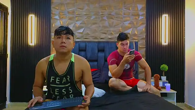 Snapshot of FelipeAndMarcello3 chatting on 02/07/25, 02:37 FelipeAndMarcello3 online show from 02/07/25, 02:37