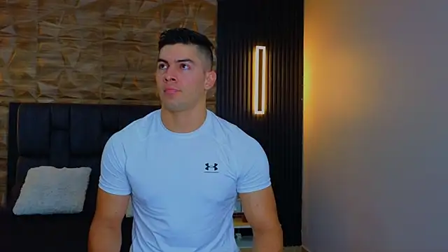 Snapshot of FelipeAndMarcello3 chatting on 02/19/25, 07:38 FelipeAndMarcello3 online show from 02/19/25, 07:38