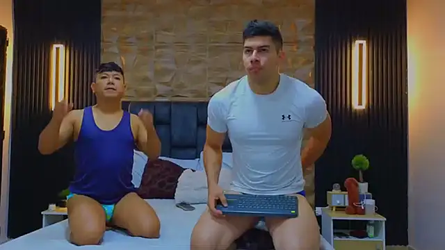 Snapshot of FelipeAndMarcello3 chatting on 02/27/25, 02:32 FelipeAndMarcello3 online show from 02/27/25, 02:32