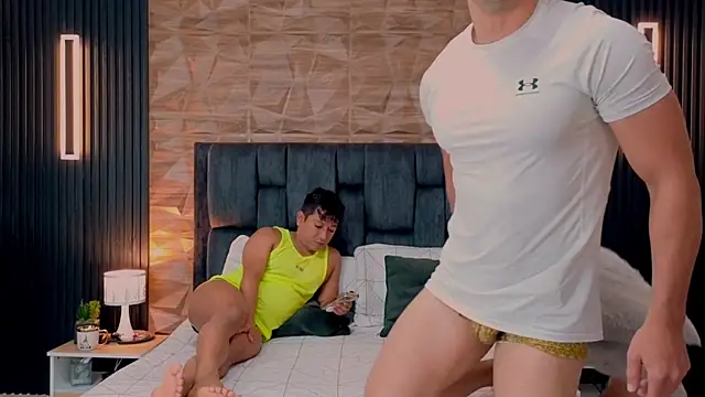 Snapshot of FelipeAndMarcello3 chatting on 09/12/25, 02:06 FelipeAndMarcello3 online show from 09/12/25, 02:06