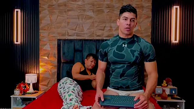 Snapshot of FelipeAndMarcello3 chatting on 10/17/25, 02:19 FelipeAndMarcello3 online show from 10/17/25, 02:19