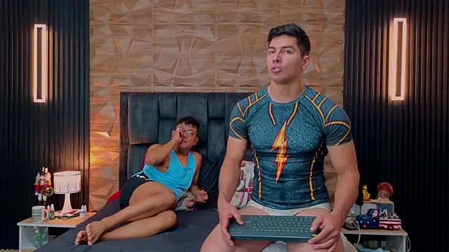 Snapshot of FelipeAndMarcello3 chatting on 11/19/25, 03:12 FelipeAndMarcello3 online show from 11/19/25, 03:12