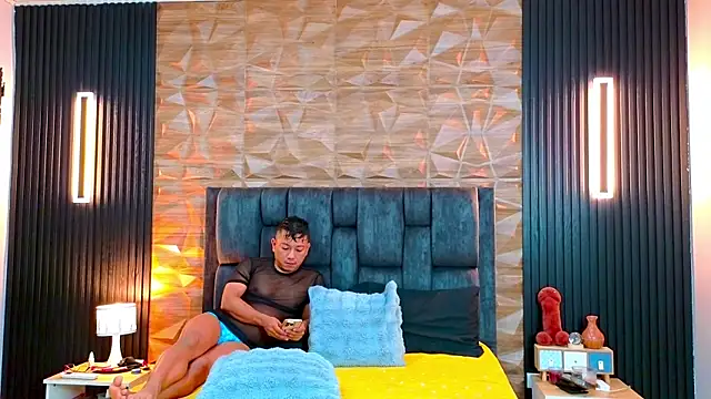 Snapshot of FelipeAndMarcello3 chatting on 07/18/26, 03:05 FelipeAndMarcello3 online show from 07/18/26, 03:05