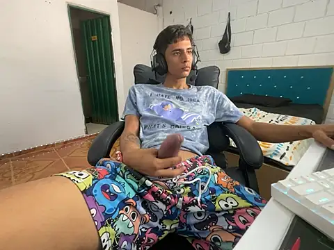 Snapshot of Max_TheHorseDick chatting on 03/10/25, 08:56 Max TheHorseDick online show from 03/10/25, 08:56