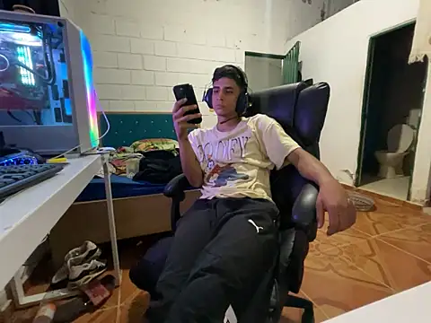 Max TheHorseDick online show from 04/04/26, 04:00