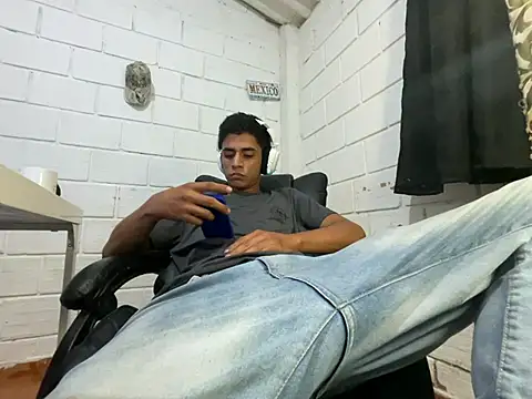 Snapshot of Max_TheHorseDick chatting on 07/03/26, 02:51 Max TheHorseDick online show from 07/03/26, 02:51