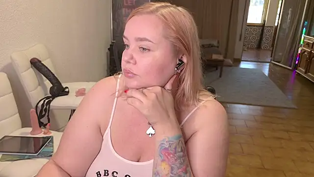 MargotGrey online show from 10/28/25, 02:53