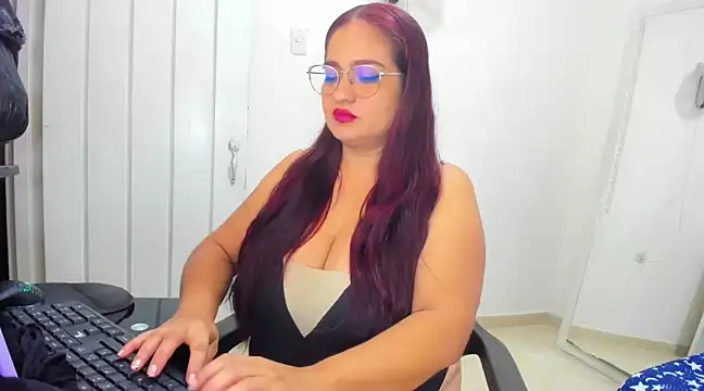 HUGEBOOBS MILF online show from 03/13/25, 11:16