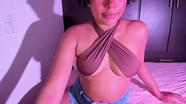 Snapshot of Electric_bae chatting on 09/24/25, 02:42 Electric bae online show from 09/24/25, 02:42