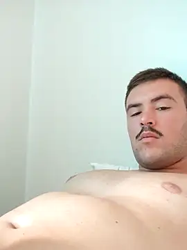 urielpereira online show from 11/04/25, 04:28