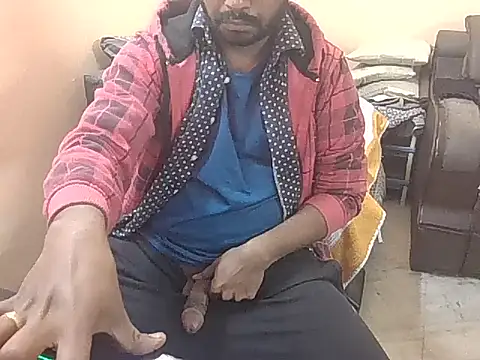 Snapshot of redvelvet_4 chatting on 11/11/25, 07:25 redvelvet 4 online show from 11/11/25, 07:25