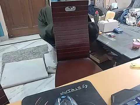 Snapshot of redvelvet_4 chatting on 12/17/25, 02:23 redvelvet 4 online show from 12/17/25, 02:23