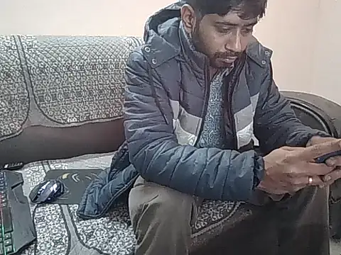 Snapshot of redvelvet_4 chatting on 12/20/25, 07:32 redvelvet 4 online show from 12/20/25, 07:32