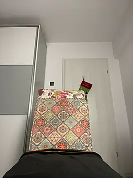 snow flakee online show from 01/05/25, 04:58