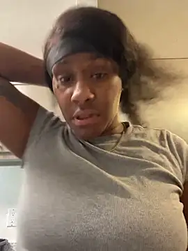 Snapshot of Foreignthababyy chatting on 03/25/26, 05:35 Foreignthababyy online show from 03/25/26, 05:35