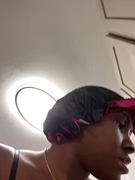 Snapshot of Foreignthababyy chatting on 04/06/26, 05:52 Foreignthababyy online show from 04/06/26, 05:52