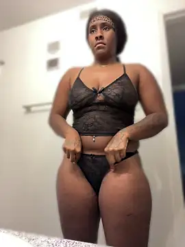 Snapshot of Foreignthababyy chatting on 04/15/26, 09:59 Foreignthababyy online show from 04/15/26, 09:59