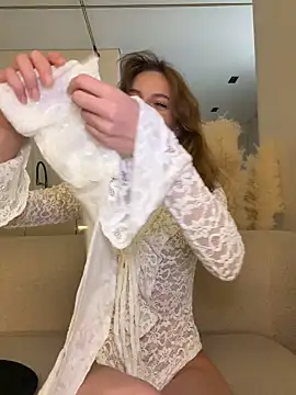 Snapshot of -AngelAri- chatting on 03/07/26, 09:12 -AngelAri- online show from 03/07/26, 09:12