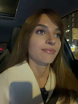 Snapshot of -AngelAri- chatting on 03/18/26, 06:11 -AngelAri- online show from 03/18/26, 06:11