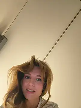 Snapshot of -AngelAri- chatting on 03/21/26, 09:07 -AngelAri- online show from 03/21/26, 09:07